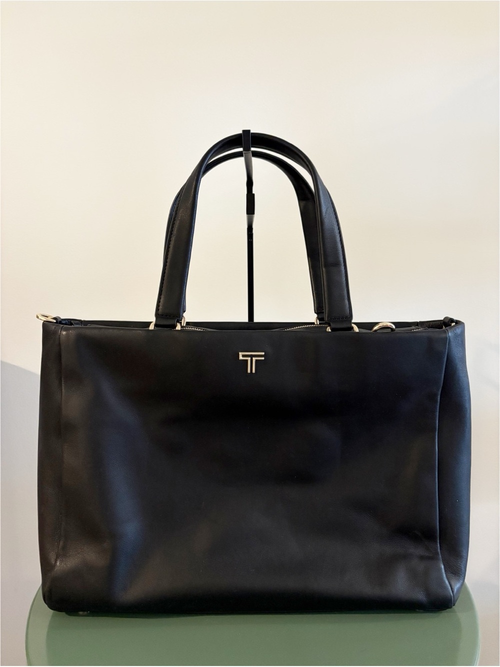 Tumi || Voyageur Vail Tote Medium Black Leather Light Gold‎ Hardware